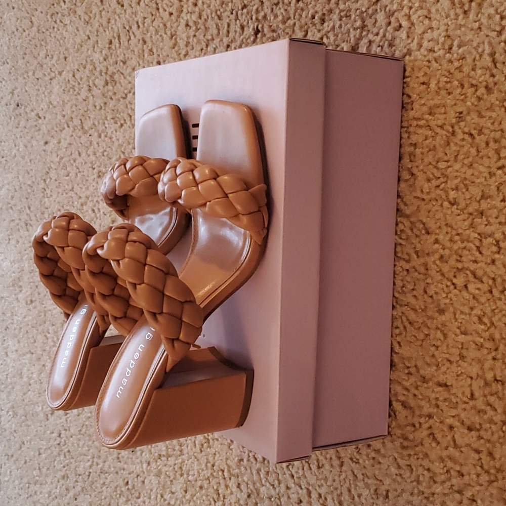 Size 7.5 Madden Girl Sandals